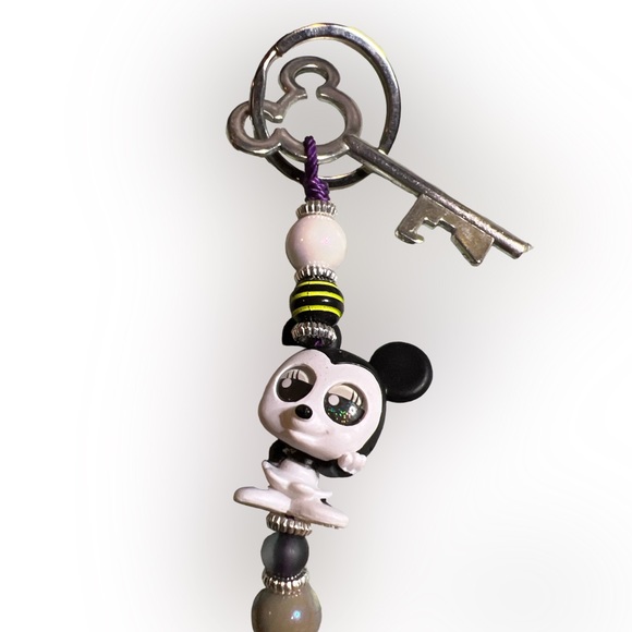 Disney adorable keychain - Picture 2 of 2